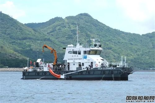 澳龍船艇為香港海事處建造鋁合金海上清潔船交付