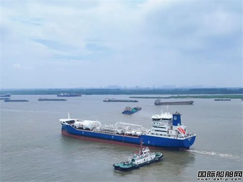揚州鼎衡交付瑞典船東第16艘16300噸雙燃料化學品船