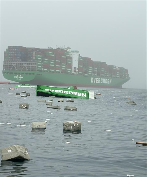約50個集裝箱墜海港口緊急封鎖!長榮海運最新回應