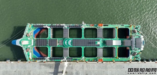 全球首創漂浮式動力定位網箱型工船交付
