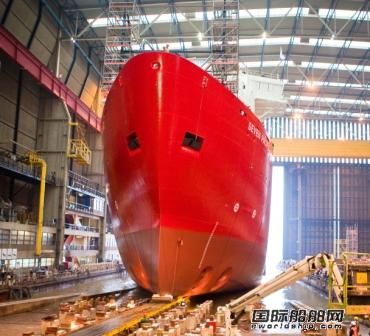 荷蘭船廠一冰級鋪管船命名下水